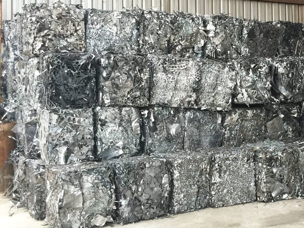 Large Busheling Bundles material in the sell melting trade context