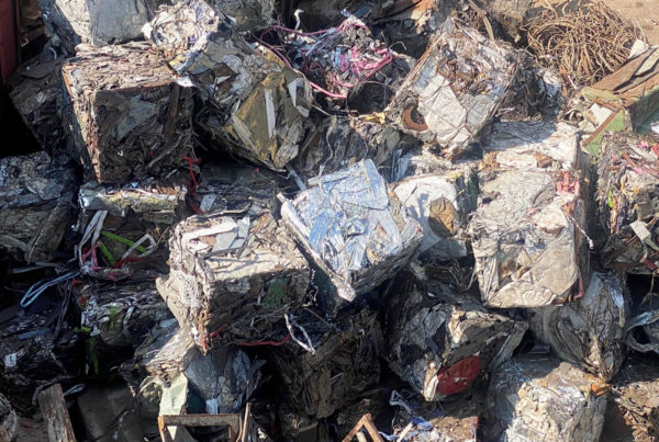เหล็กบางอัดก้อน - รับซื้อและจำหน่ายเศษเหล็กโดย Scrap Thailand